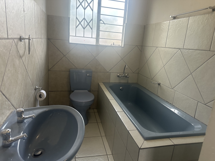 To Let 3 Bedroom Property for Rent in Oos Einde North West